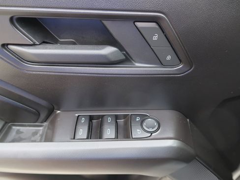 Certified 2025 Chevrolet Colorado W/T image 14