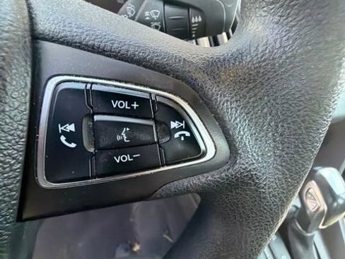 Used 2016 Ford Focus SE FWD image 15