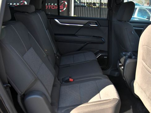 Used 2025 GMC Acadia Elevation image 52