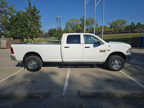 Used 2016 RAM 2500 Tradesman w/ Chrome Appearance Group image 4