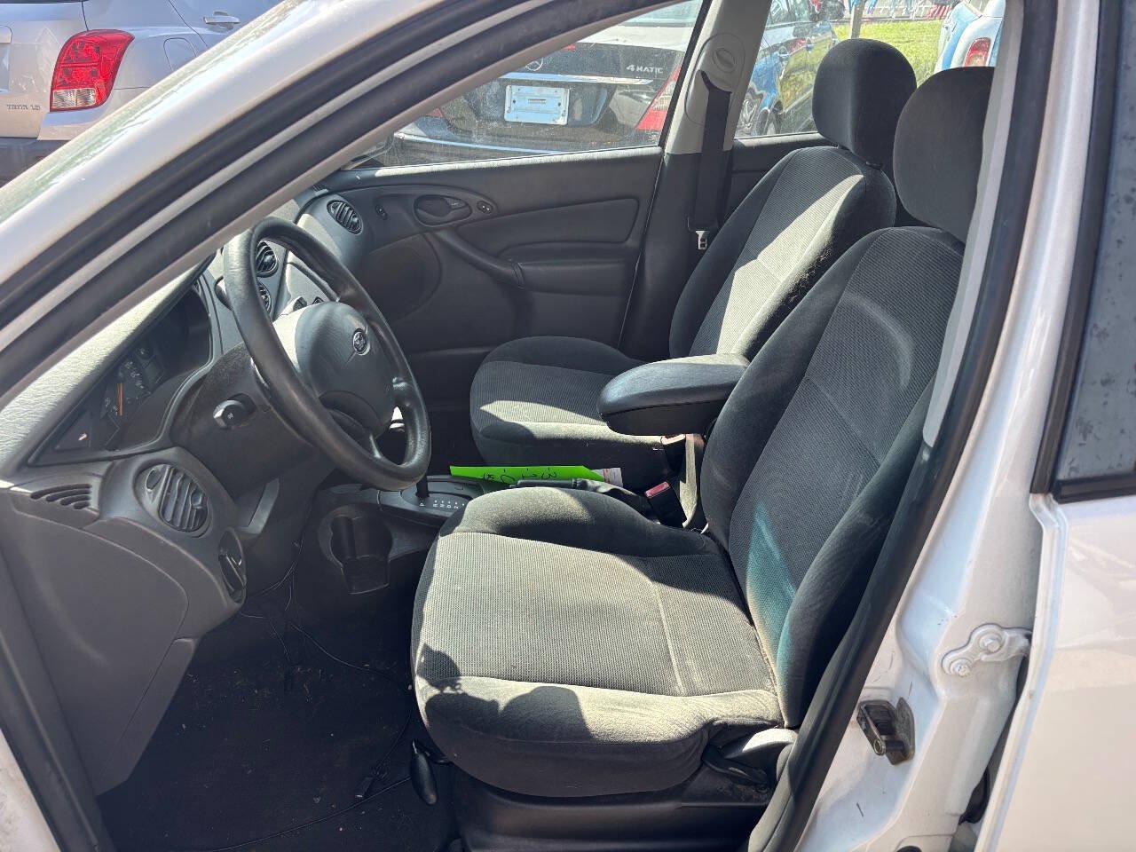 Used 2002 Ford Focus SE FWD image 13