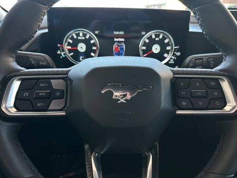 Certified 2025 Ford Mustang Coupe RWD image 21