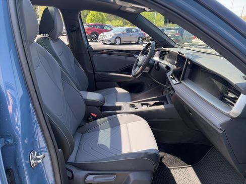 Used 2025 Volkswagen Tiguan SE R-Line AWD/4WD image 38