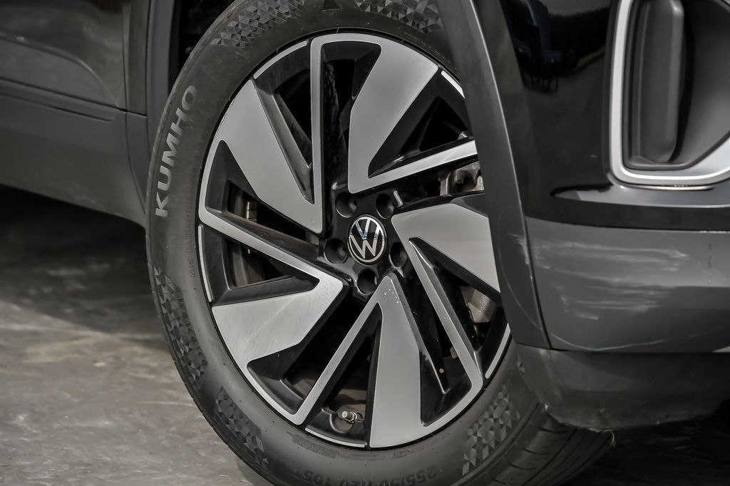 Used 2024 Volkswagen Atlas SE FWD image 4