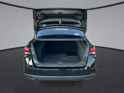 Used 2021 Nissan Versa SV FWD image 27
