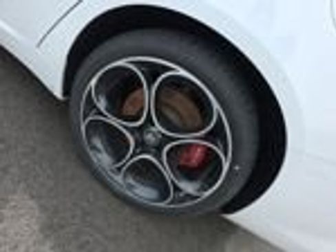 Used 2023 Alfa Romeo Giulia Veloce image 5