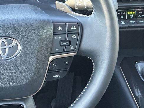 Used 2025 Toyota Crown Platinum image 13