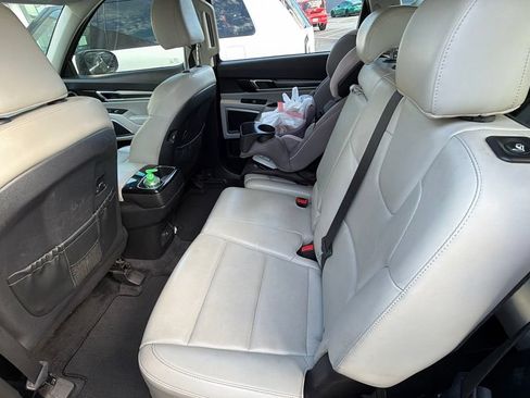 Used 2020 Kia Telluride S w/ S 8 Passenger Seating Package FWD image 7