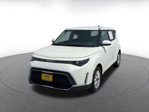 Used 2025 Kia Soul LX w/ LX Technology Package FWD image 7