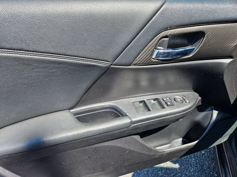 Used 2017 Honda Accord Sport image 16