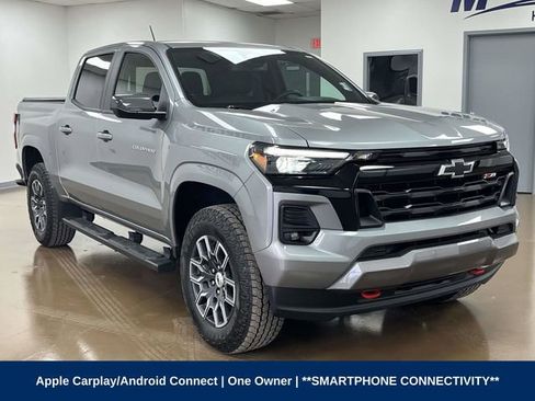 Used 2025 Chevrolet Colorado Z71 AWD/4WD image 3