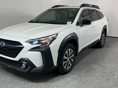 Used 2024 Subaru Outback Premium AWD/4WD image 7