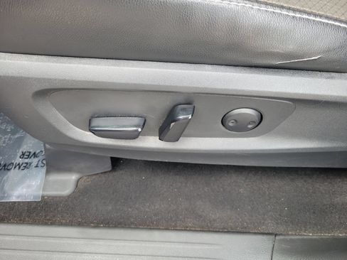 Certified 2023 Nissan Pathfinder SL FWD image 17