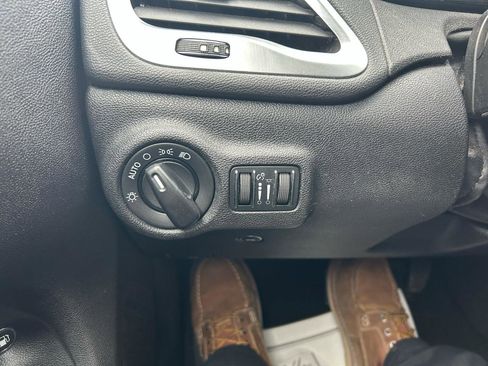 Used 2013 Dodge Dart SXT image 28