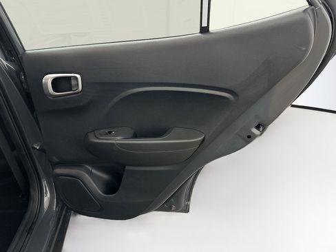 Used 2025 Hyundai Venue SEL image 31