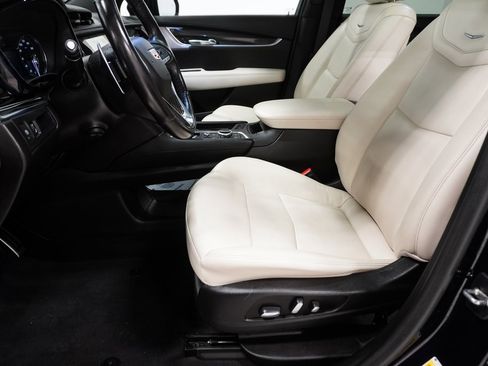 Used 2021 Cadillac XT6 Sport image 11