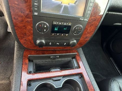 Used 2012 Chevrolet Avalanche LTZ AWD/4WD image 47