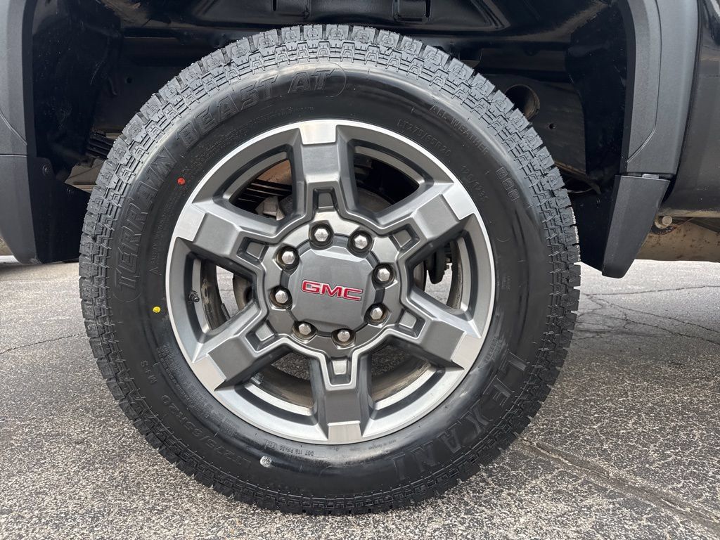 Used 2025 GMC Sierra 2500 SLE w/ SLE Convenience Package AWD/4WD image 10