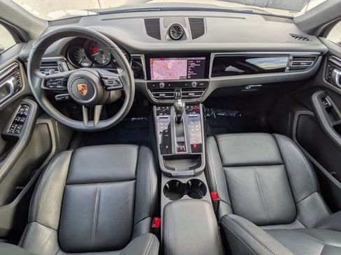 Certified 2025 Porsche Macan image 22