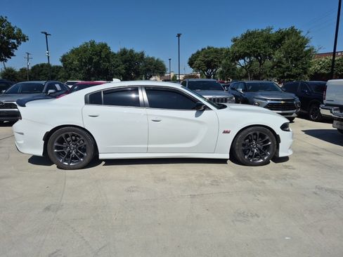 Used 2023 Dodge Charger Scat Pack RWD image 3