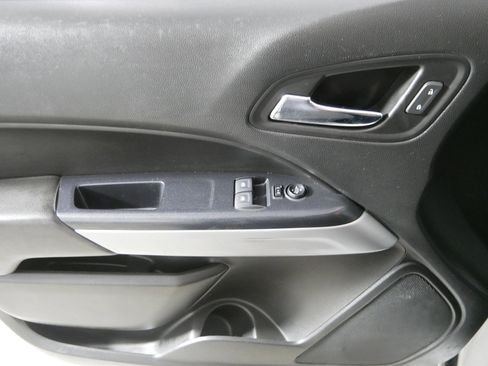 Used 2020 Chevrolet Colorado LT w/ Safety Package image 19