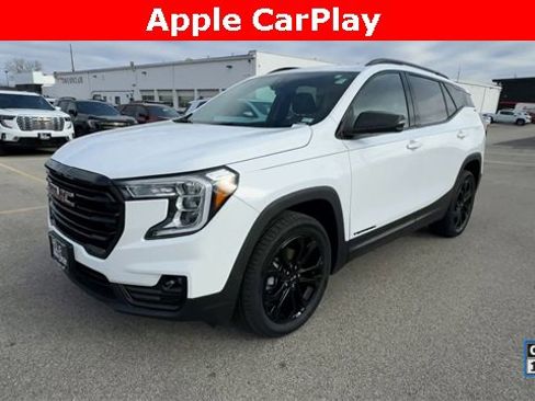 Used 2022 GMC Terrain SLT w/ Elevation Edition image 5