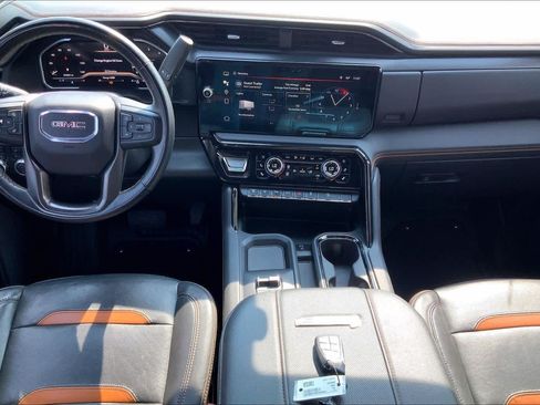 Used 2024 GMC Sierra 2500 AT4 w/ Technology Package AWD/4WD image 15