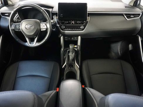 Used 2023 Toyota Corolla Cross XLE image 18