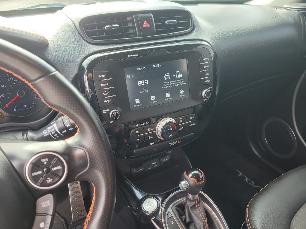 Used 2018 Kia Soul ! FWD image 23