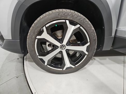 Certified 2022 Volkswagen Taos SEL image 29