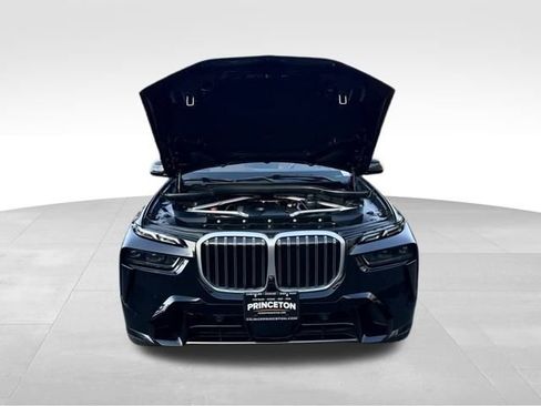 Used 2023 BMW X7 xDrive40i w/ Executive Package image 9