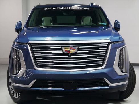 Used 2026 Cadillac Escalade Platinum Luxury AWD/4WD image 8