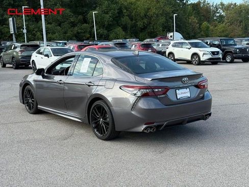 Used 2022 Toyota Camry XSE image 3
