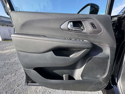 New 2026 Chrysler Pacifica Select image 26