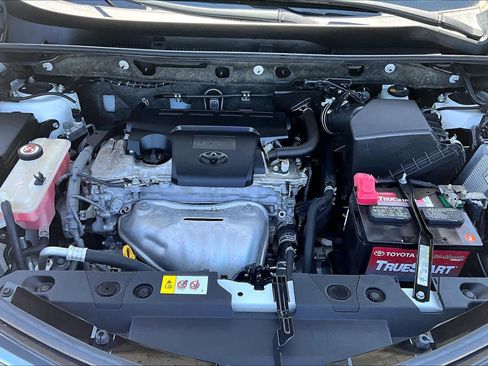 Used 2018 Toyota RAV4 LE w/ All Weather Liner Package FWD image 31