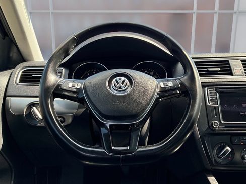 Used 2017 Volkswagen Jetta SE FWD image 18