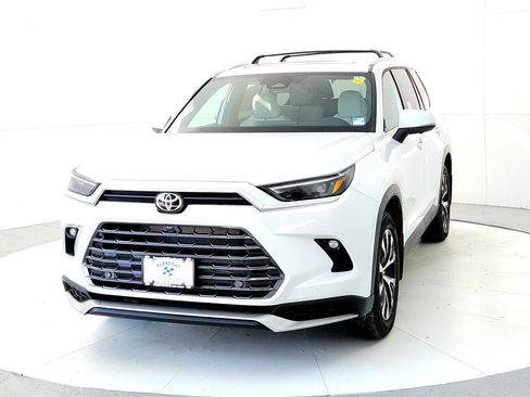 New 2026 Toyota Grand Highlander AWD Hybrid image 2