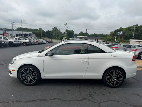 Used 2014 Volkswagen Eos FWD image 4