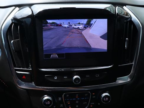 Used 2021 Chevrolet Traverse LT FWD image 51