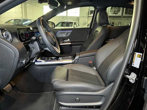 Certified 2025 Mercedes-Benz GLA 250 4MATIC image 21