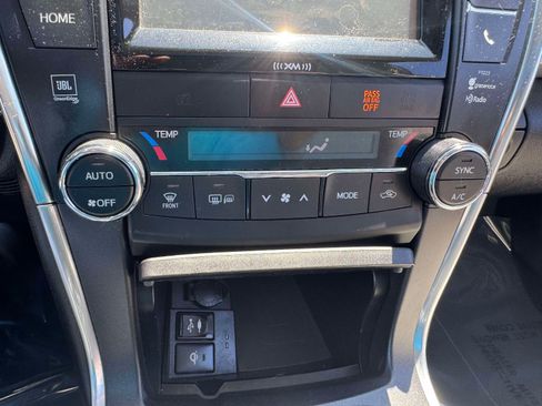 Used 2017 Toyota Camry XSE FWD image 36
