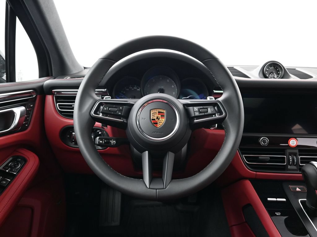 Certified 2026 Porsche Macan S AWD/4WD image 13