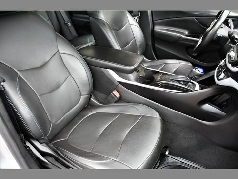 Used 2018 Chevrolet Volt LT w/ LT Driver Confidence Package FWD image 30