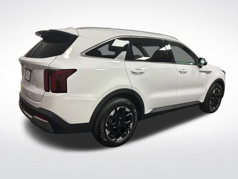 Used 2024 Kia Sorento S w/ Panoramic Sunroof Package FWD image 5