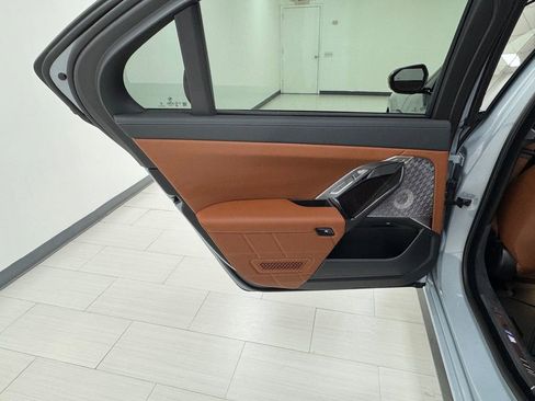 Used 2024 BMW 760i xDrive 760i xDrive w/ Executive Package image 11