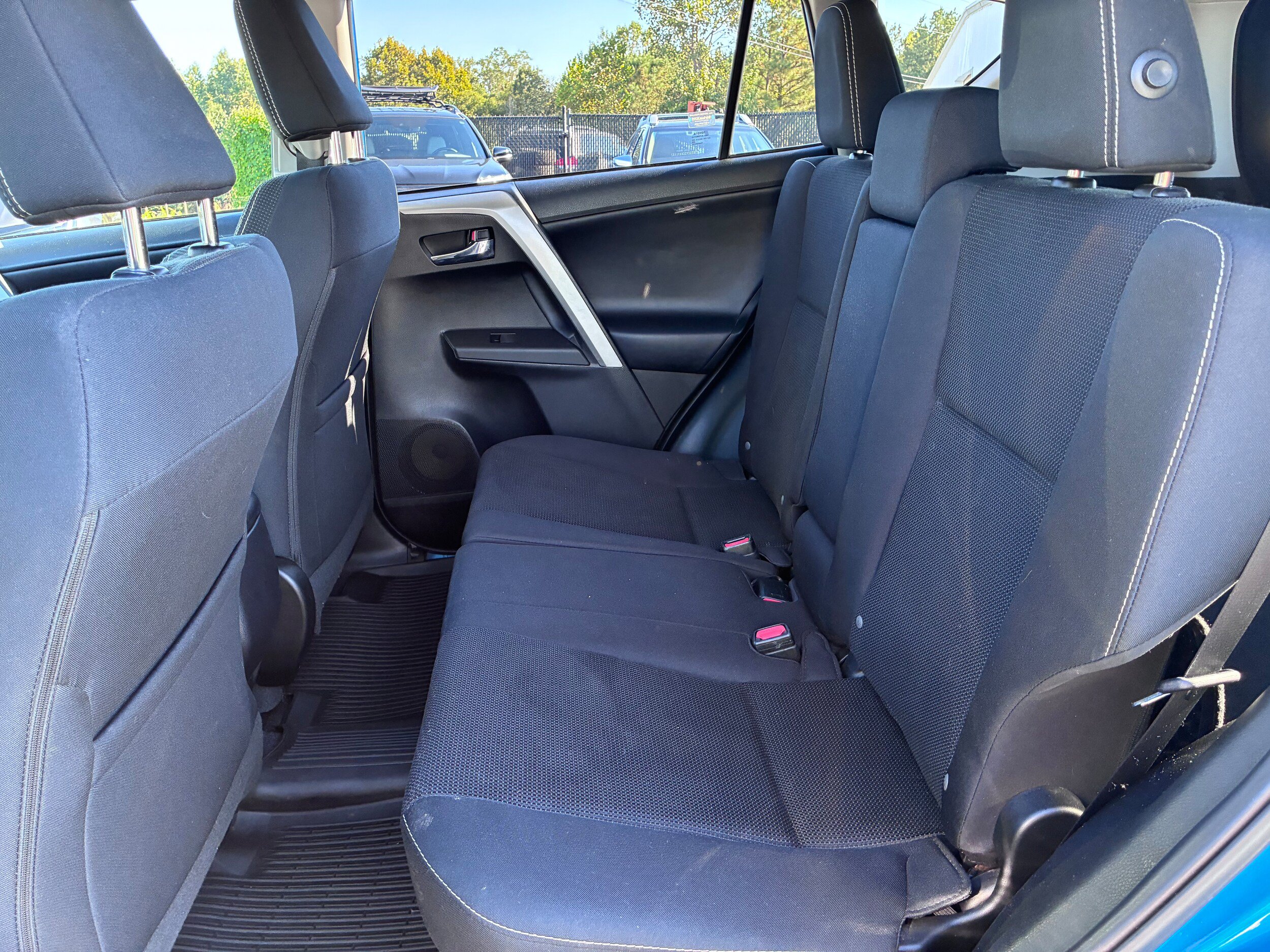 Used 2016 Toyota RAV4 XLE AWD/4WD image 27