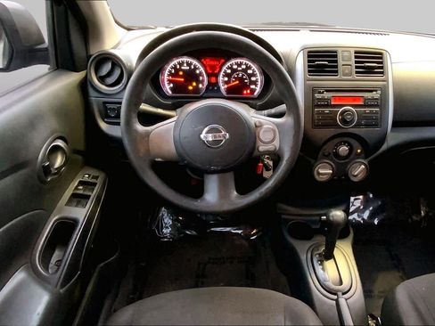 Used 2012 Nissan Versa SV FWD image 5