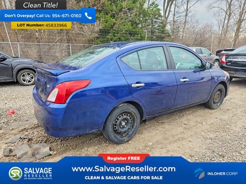 Used 2018 Nissan Versa SV image 4