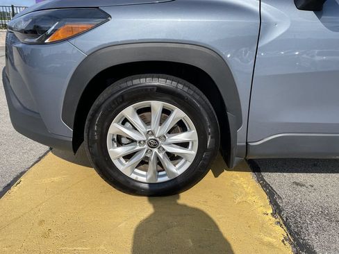 Certified 2025 Toyota Corolla Cross LE AWD/4WD image 9
