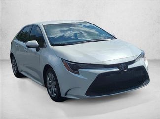 Used 2021 Toyota Corolla LE video 3